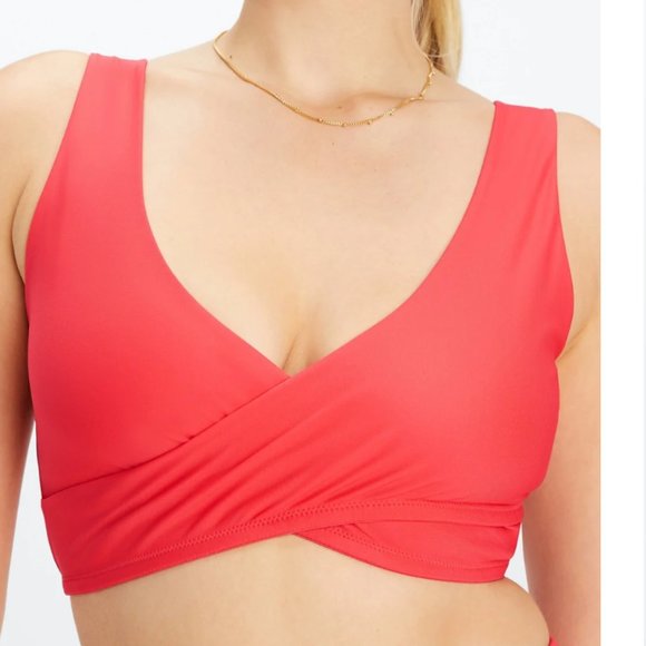 NWT - Fabletics Low Impact Crossover Bra - Strawberry Red - Picture 5 of 6